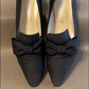 11D Dyed Navy Blue Pump with Bow